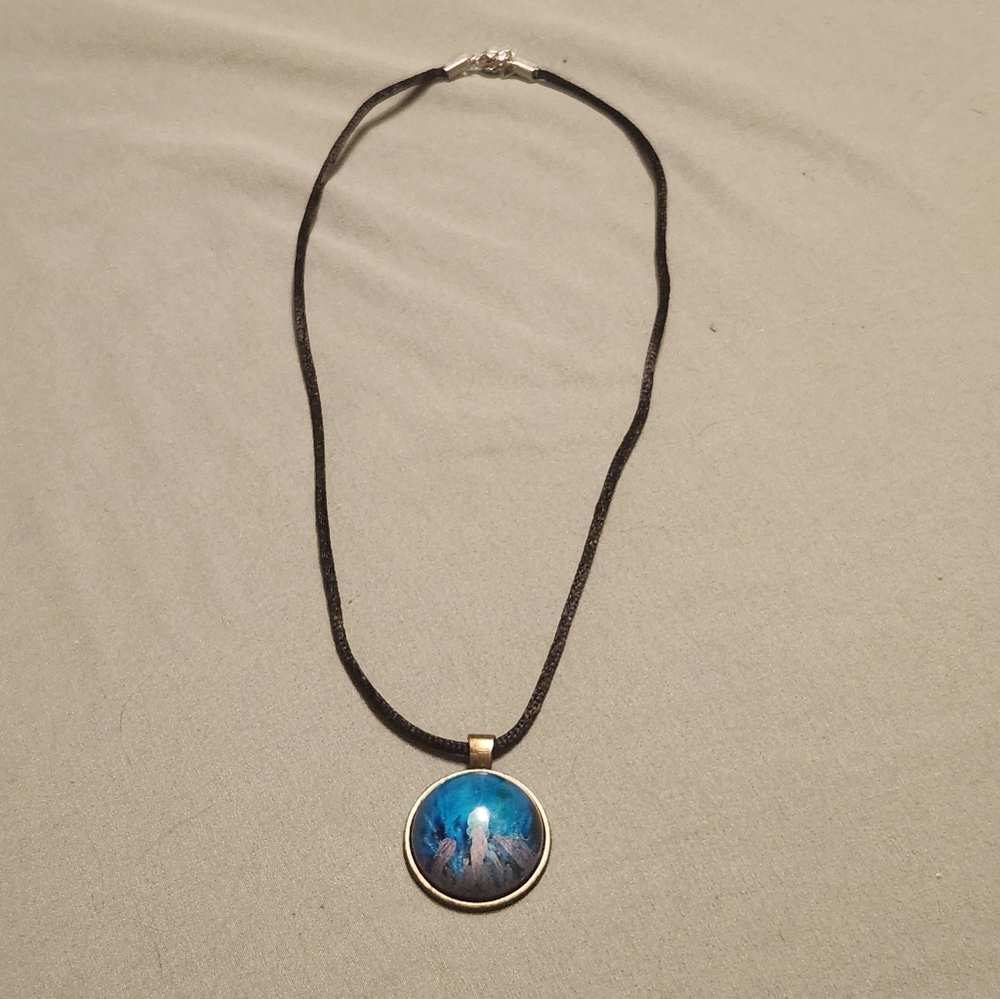 Elegant Blue Pendant Necklace
